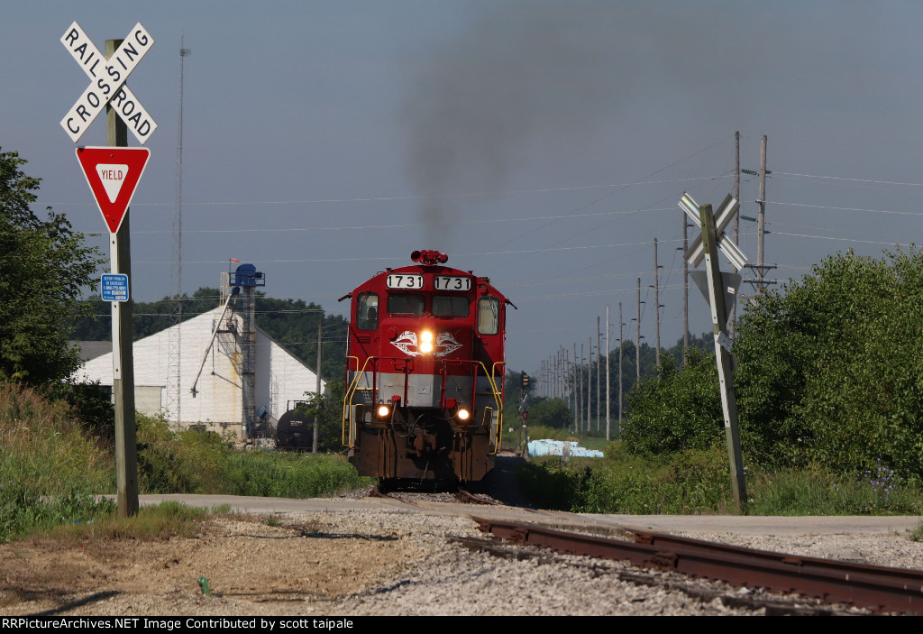 RJC 1731 pulling east from Mercer Landmark